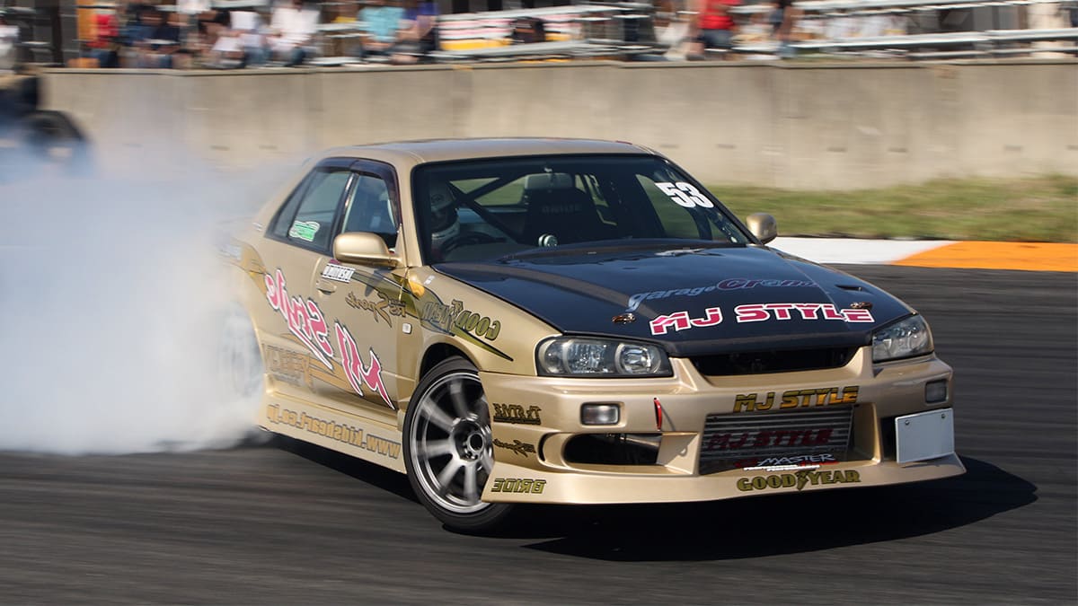 ニッサン R34 スカイライン カスタムパーツ