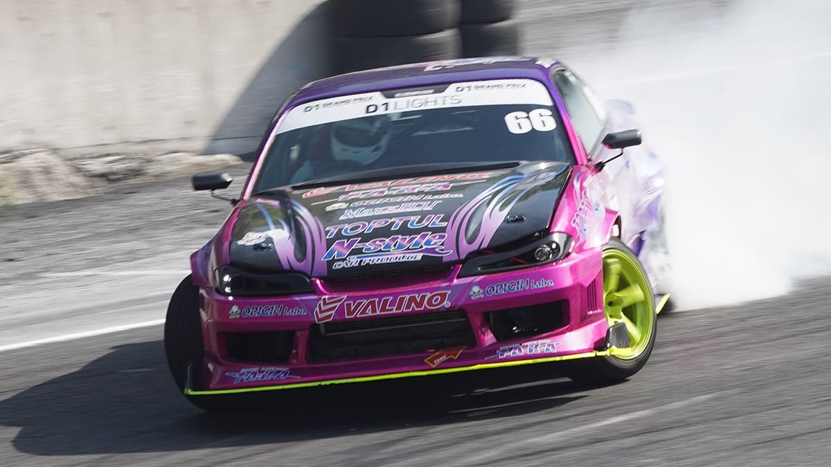 ニッサン シルビア S15 カスタムパーツ